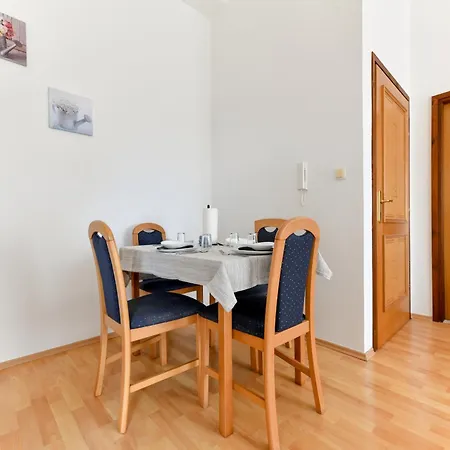 Apartment Sunset Puntamika