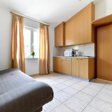 Apartment Sunset Puntamika *