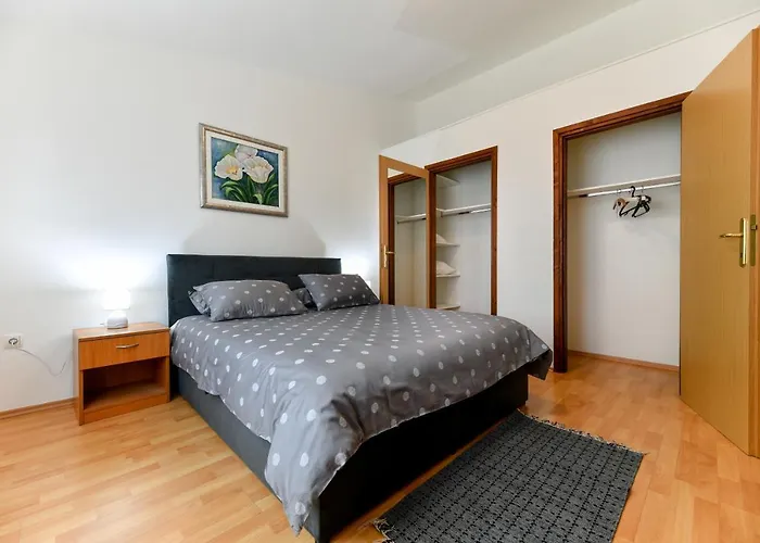 Sunset Puntamika شقة