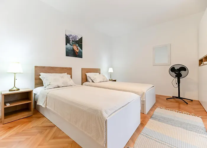 Sunset Puntamika زادار