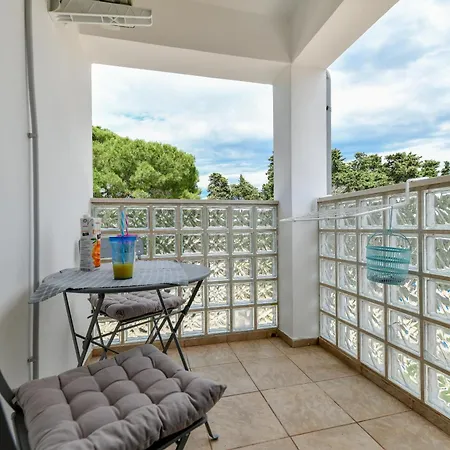 Sunset Puntamika 아파트