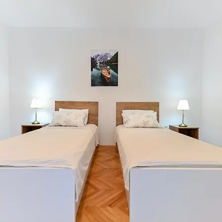 Sunset Puntamika 아파트 자다르