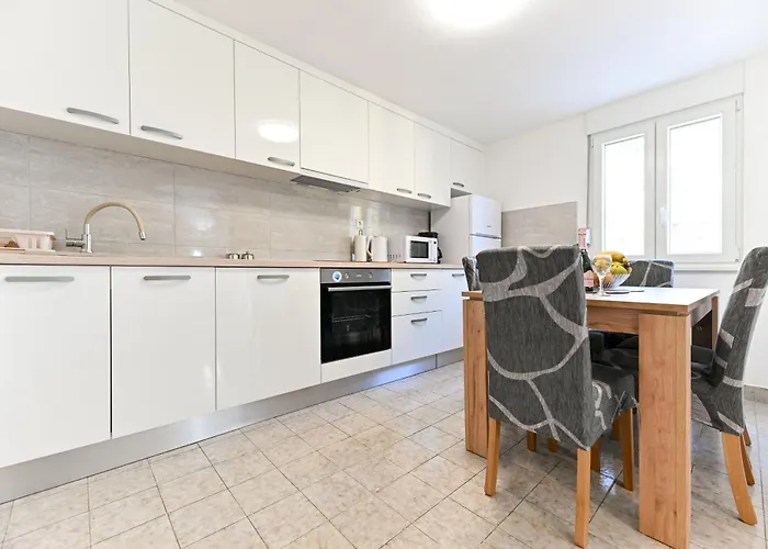 Sunset Puntamika Apartament *